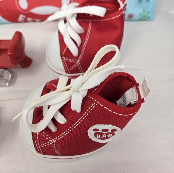 Build A Bear Red Sneakers Skates & Back Pack Carrying Piece - Picture 3 of 10